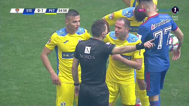 Penalty dubios primit de CSA Steaua în meciul cu Petrolul! Ploieștenii au contestat vehement decizia arbitrului_7