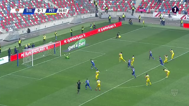 Penalty dubios primit de CSA Steaua în meciul cu Petrolul! Ploieștenii au contestat vehement decizia arbitrului_9