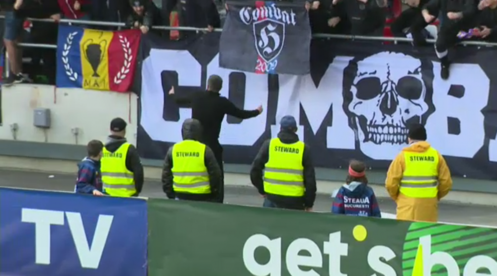 Oprița, spectacol &icirc;n tribune alături de fanii lui CSA după victoria cu Petrolul. A mers la peluză și a dat tonul bucuriei