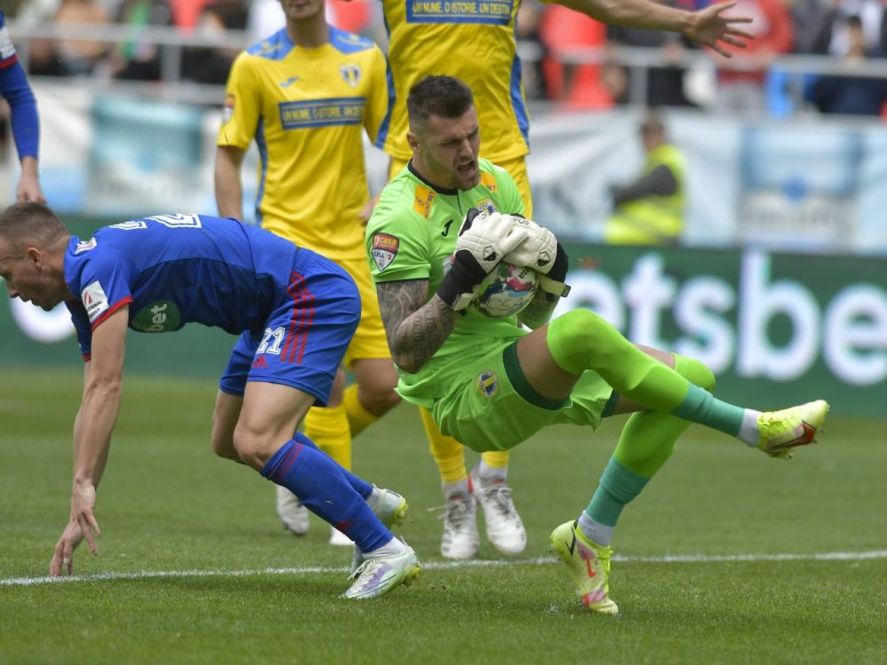 Verdictul specialistului după penalty-ul contestat din Steaua - Petrolul: ”Nu este de acceptat”_5