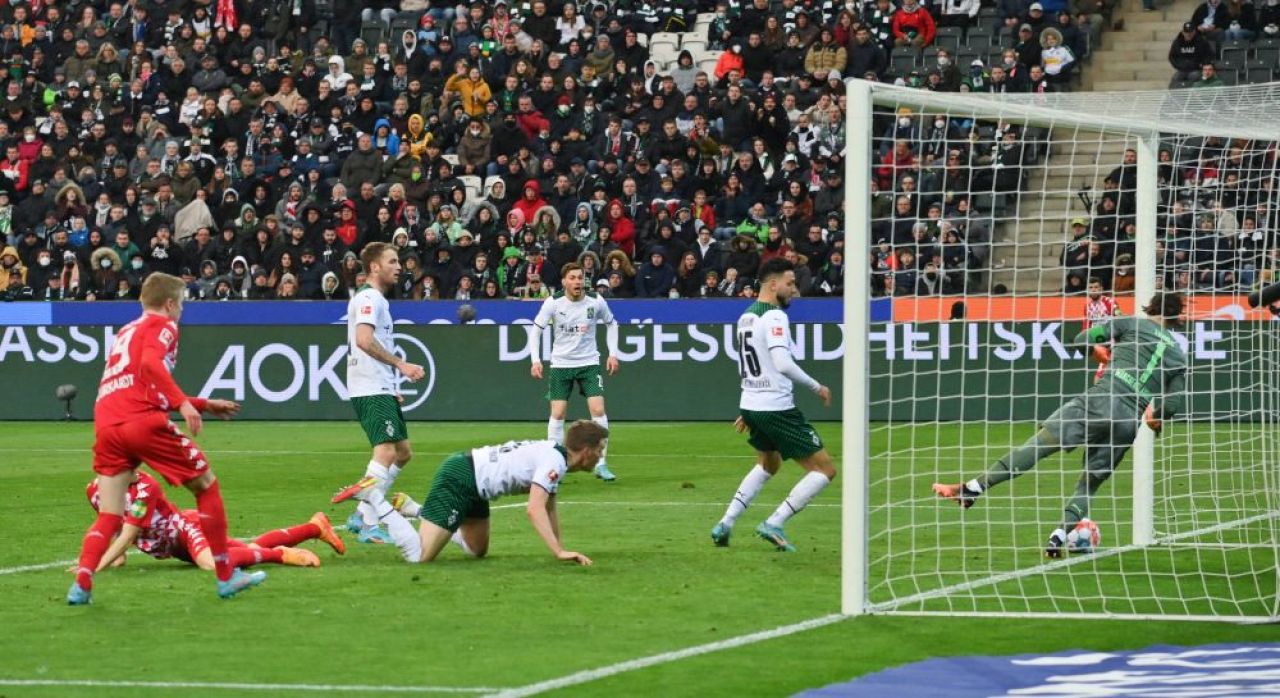 S-a pus 'zid' în fața lui Mbappe la Euro 2020, iar acum a făcut show în Bundesliga! Sommer, intervenția sezonului în Germania _1