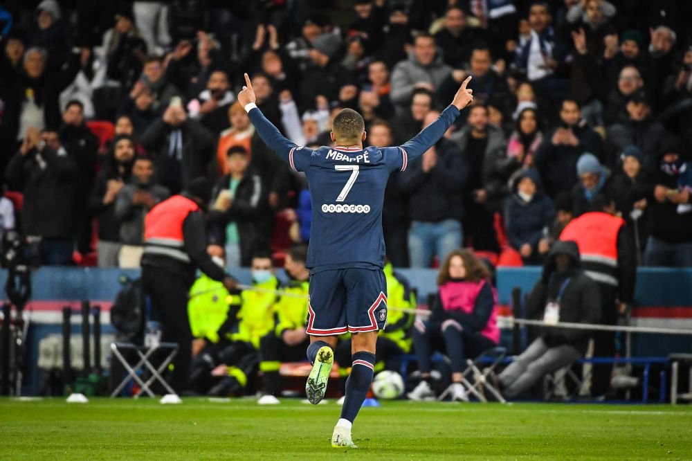 Premieră absolută în Ligue 1: primul meci în care tripleta MNM marchează în aceeași partidă! PSG, victorie clară cu Lorient_8