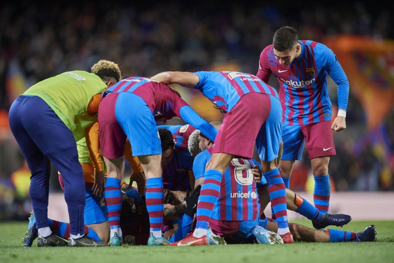 Barcelona învinge Sevilla după un golazo al lui Pedri și urcă pe locul doi! Reacție virală a lui Xavi_8
