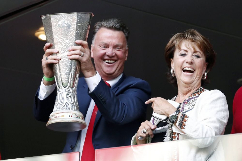 BREAKING NEWS! Anunț șoc în lumea fotbalului: Louis van Gaal a dezvăluit în direct că a fost diagnosticat cu o formă de cancer agresivă _16