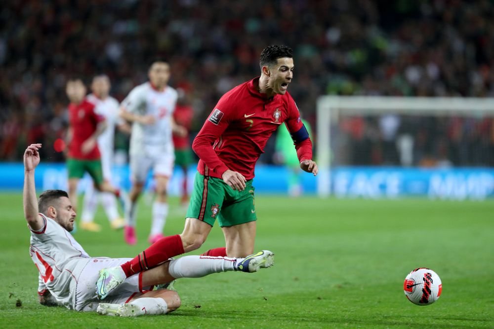 Doi fotbaliști legendari sunt singurii din lume care îl depășesc pe Cristiano Ronaldo la numărul de meciuri jucate_5