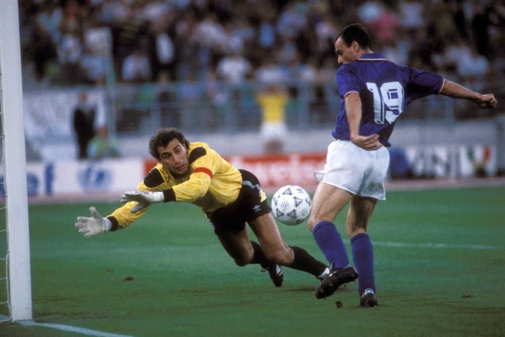 Doi fotbaliști legendari sunt singurii din lume care îl depășesc pe Cristiano Ronaldo la numărul de meciuri jucate_6