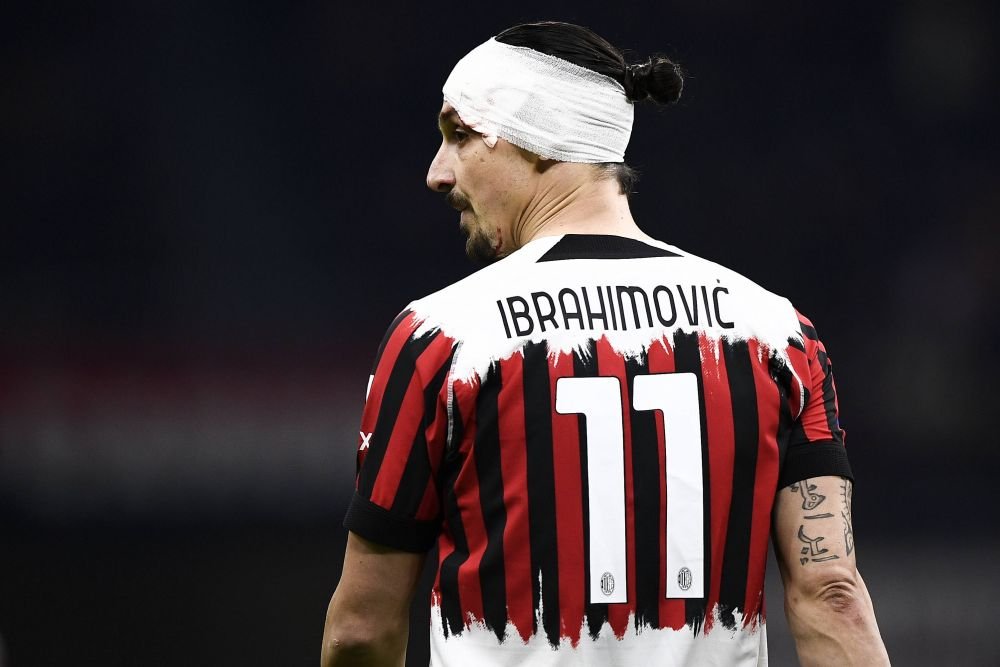 Zlatan Ibrahimovic, plin de sânge! Până să primească îngrijiri medicale, a avut ceva de împărțit de arbitrul_11
