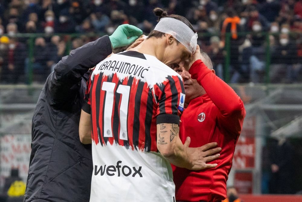 Zlatan Ibrahimovic, plin de sânge! Până să primească îngrijiri medicale, a avut ceva de împărțit de arbitrul_14