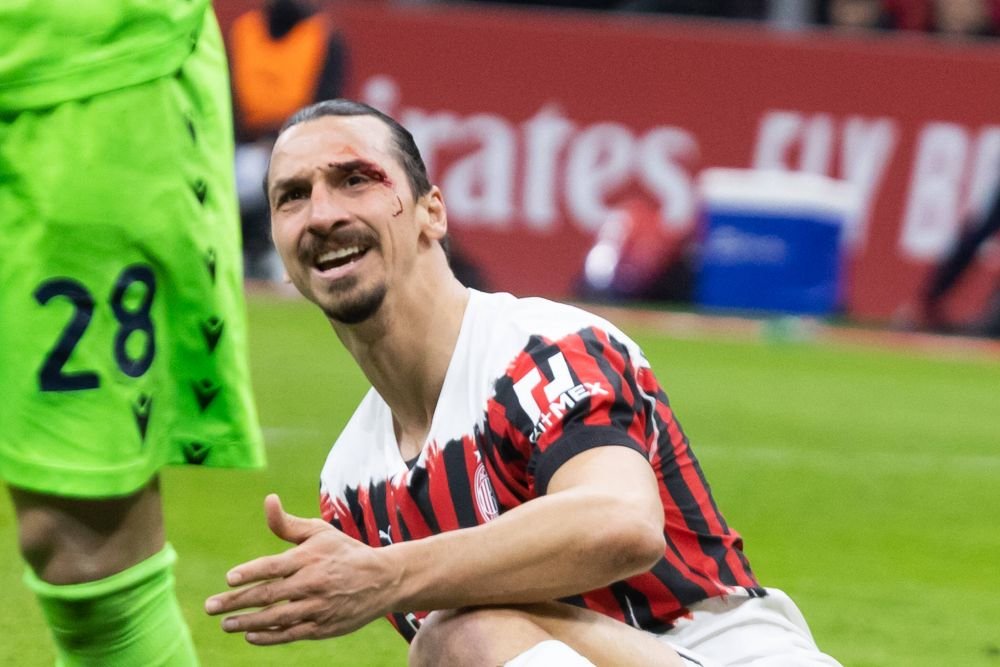 Zlatan Ibrahimovic, plin de sânge! Până să primească îngrijiri medicale, a avut ceva de împărțit de arbitrul_16