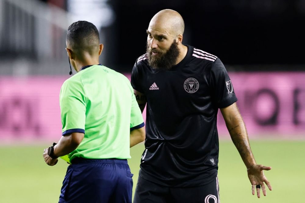 Gonzalo Higuain vrea să se retragă din fotbal, la 34 de ani! Tatăl său a făcut anunțul_4