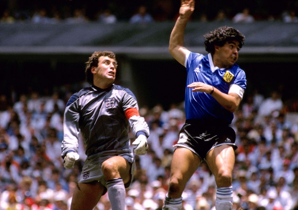 Răsturnare de situație! Fiica lui Maradona susține că tricoul scos la licitație nu este cel pe care l-a purtat tatăl său în momentul golurilor_3