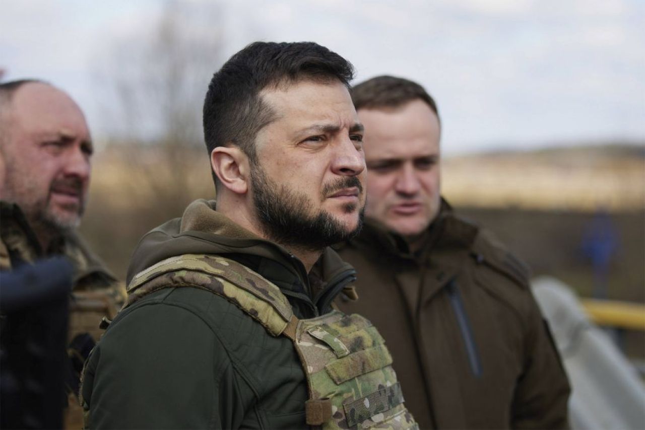 Războiul, pe chipul lui Zelenski! Transformarea șocantă a președintelui Ucrainei în doar 41 de zile! Diferențele sunt de necrezut _9