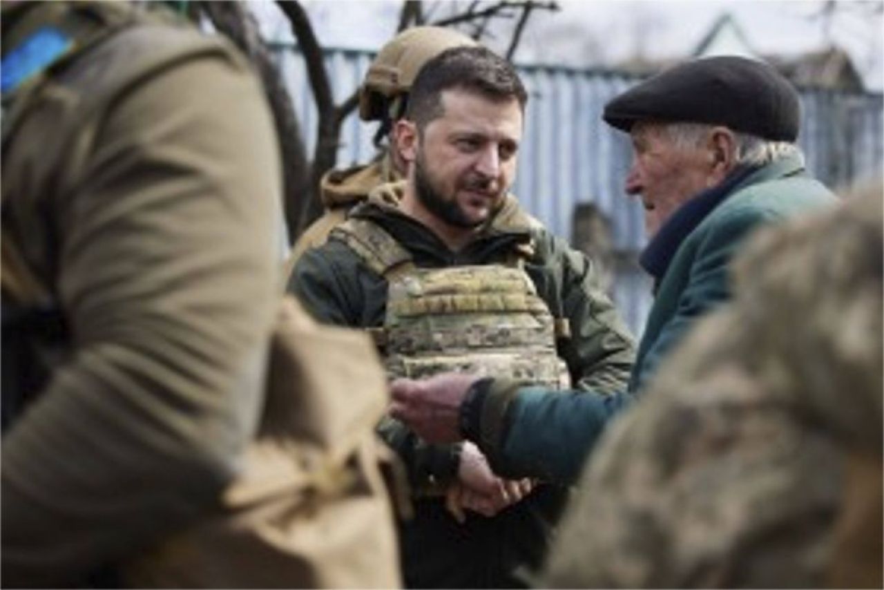 Războiul, pe chipul lui Zelenski! Transformarea șocantă a președintelui Ucrainei în doar 41 de zile! Diferențele sunt de necrezut _13