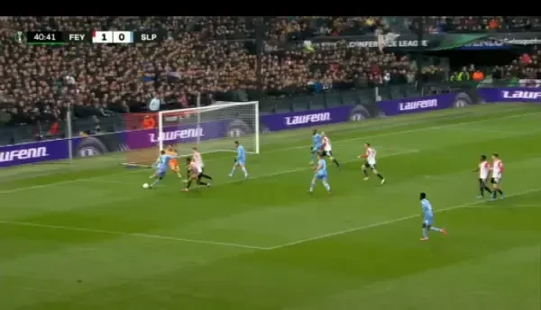 Feyenoord - Slavia Praga. GOL Peter Olayinka, minutul 41
