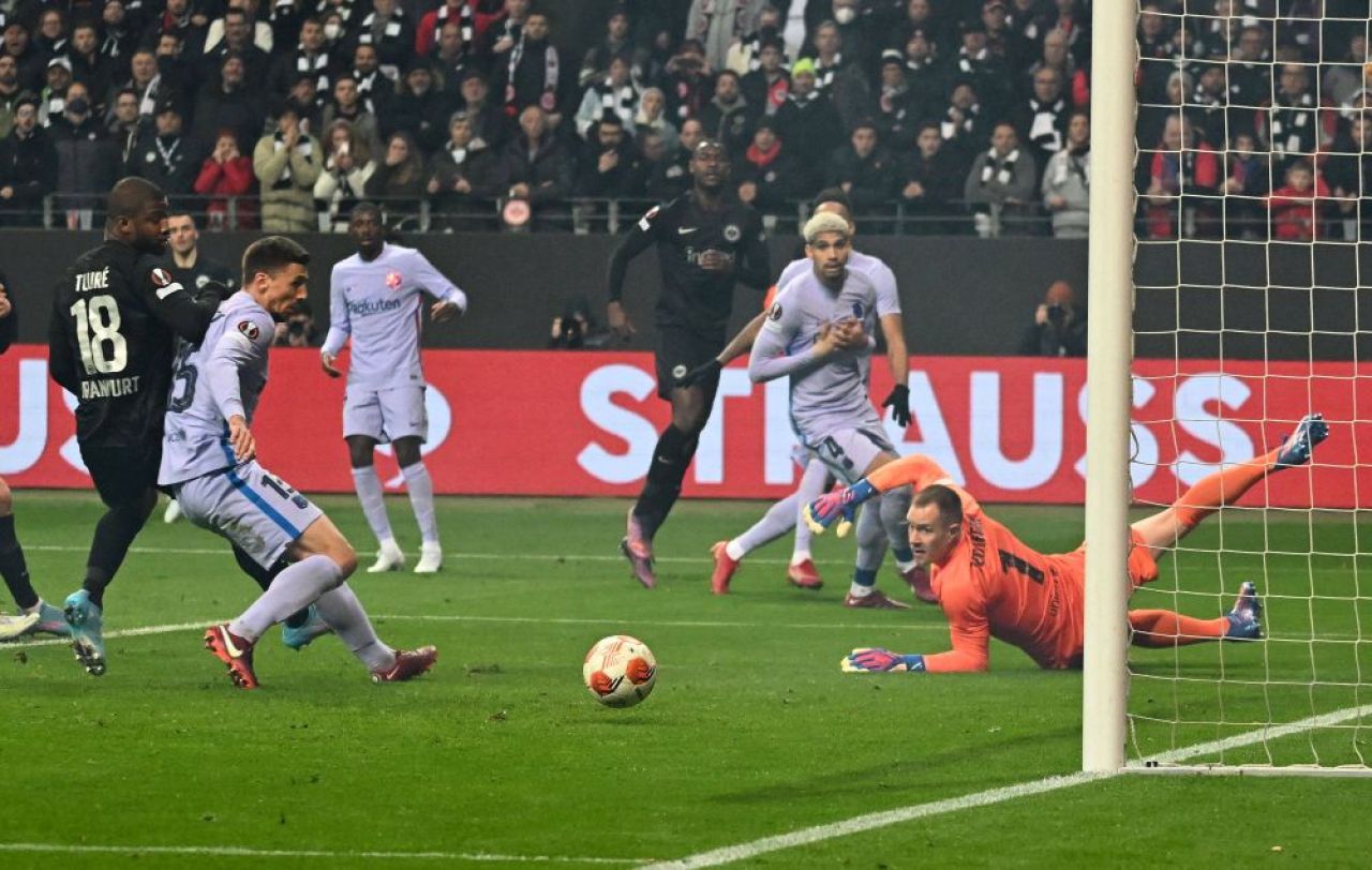 Eintracht Frankfurt - FC Barcelona 1-1 | Xavi Hernandez, critic după remiza de la Frankfurt: „Nu am excelat la capitolul acesta!” _2