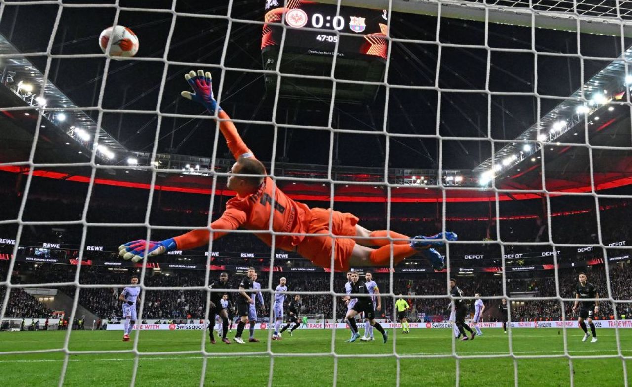 Eintracht Frankfurt - FC Barcelona 1-1 | Xavi Hernandez, critic după remiza de la Frankfurt: „Nu am excelat la capitolul acesta!” _5