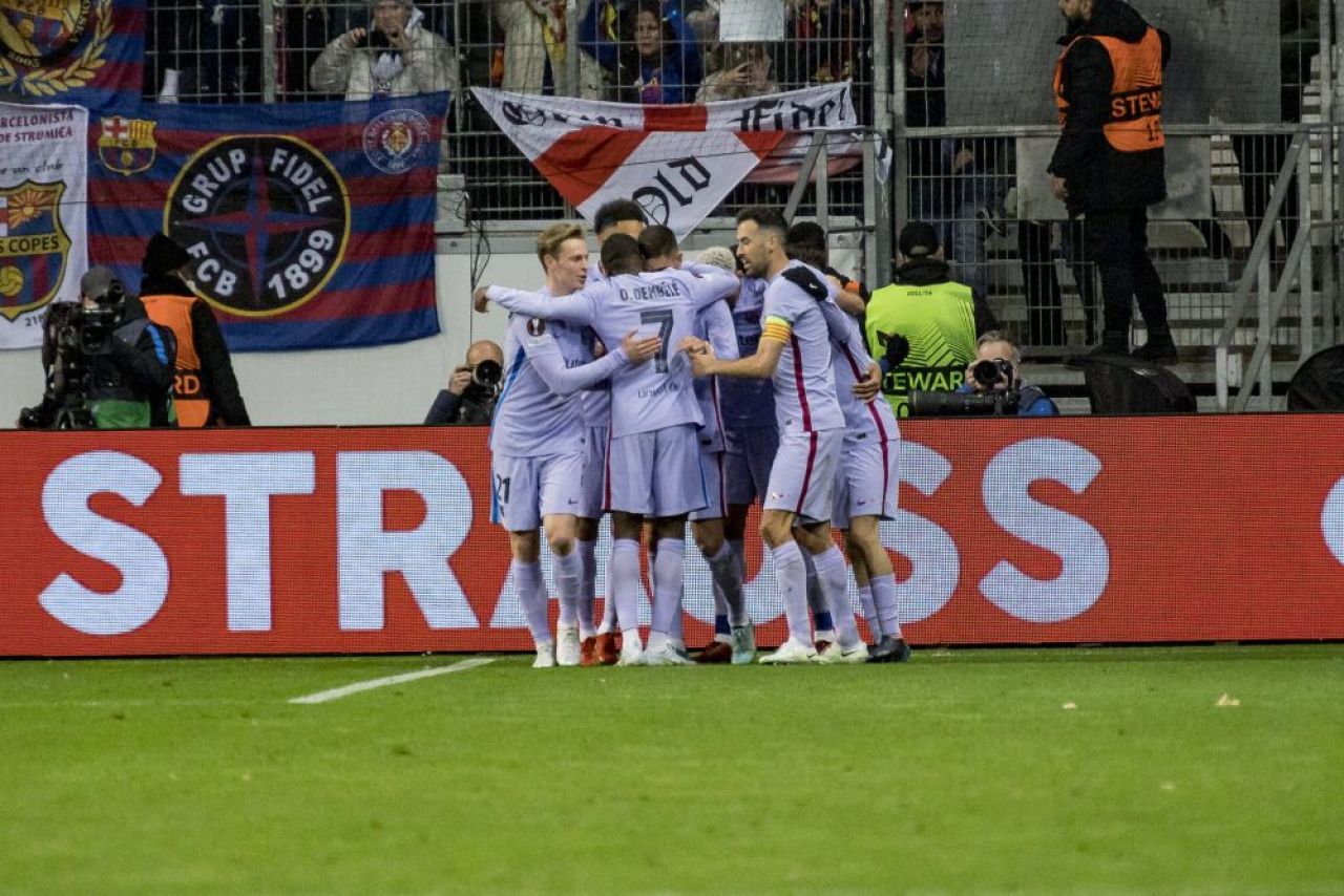 Eintracht Frankfurt - FC Barcelona 1-1 | Xavi Hernandez, critic după remiza de la Frankfurt: „Nu am excelat la capitolul acesta!” _13