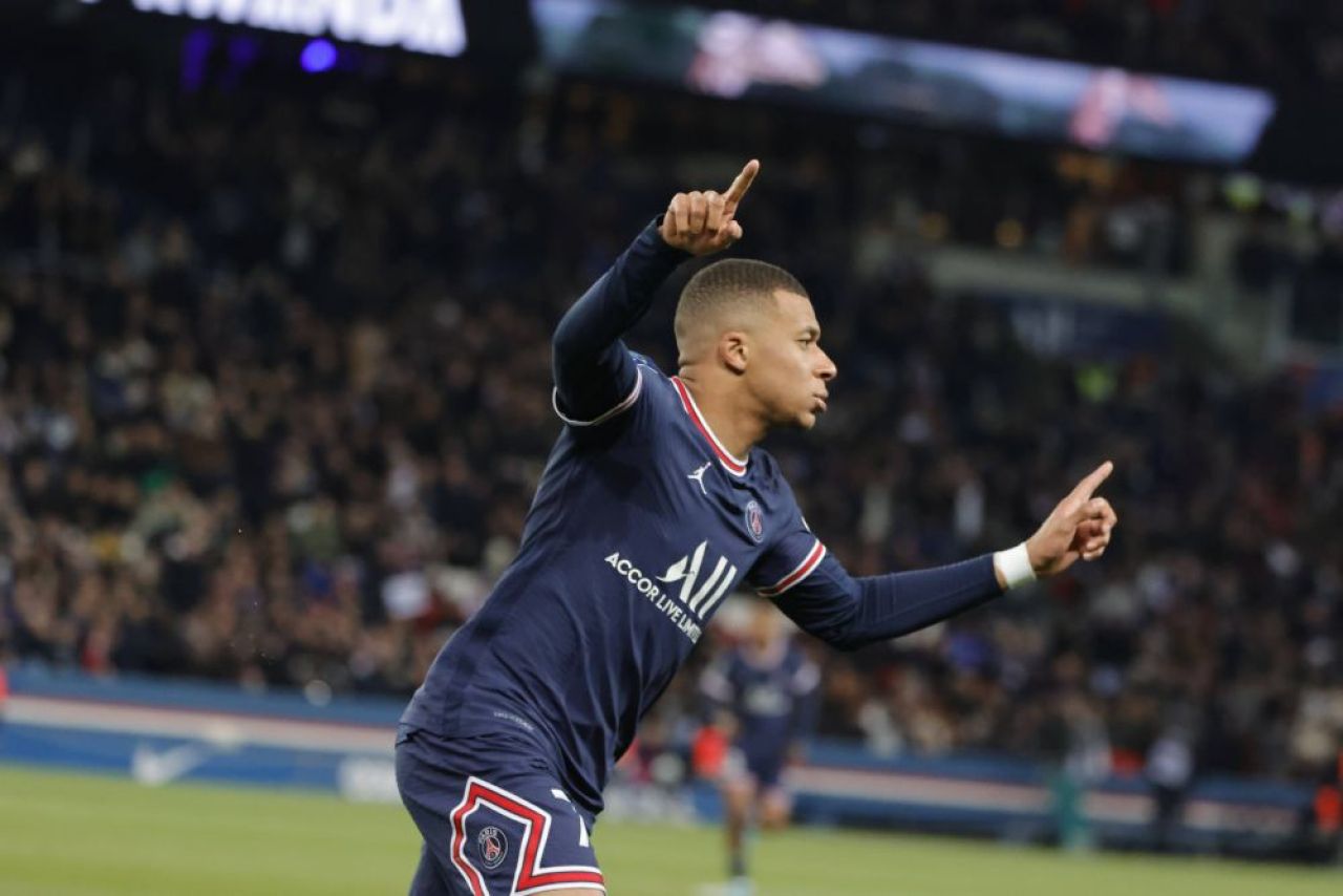 De pe altă planetă! Oferta ireală a șeicilor de la PSG pentru Kylian Mbappe! Salariul uriaș pe care i-l oferă atacantului francez _1
