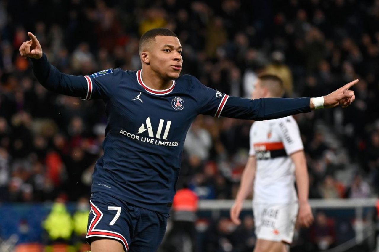 De pe altă planetă! Oferta ireală a șeicilor de la PSG pentru Kylian Mbappe! Salariul uriaș pe care i-l oferă atacantului francez _7