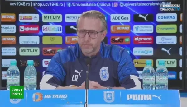 Show și r&acirc;sete la conferința lui Reghecampf: &bdquo;Te bucuri tu? Ești fan Real Madrid? / El este Benzema din lotul Craiovei&rdquo;