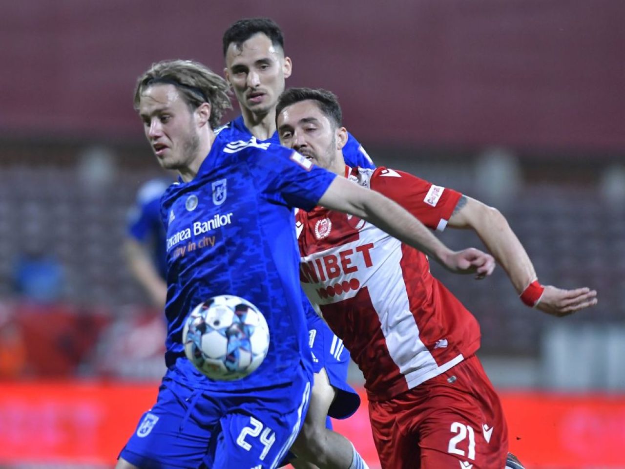 Dinamo - FCU Craiova 1-2 | S-au încins spiritele în ”Ștefan cel Mare”! Jucătorii s-au încăierat chiar pe teren_9