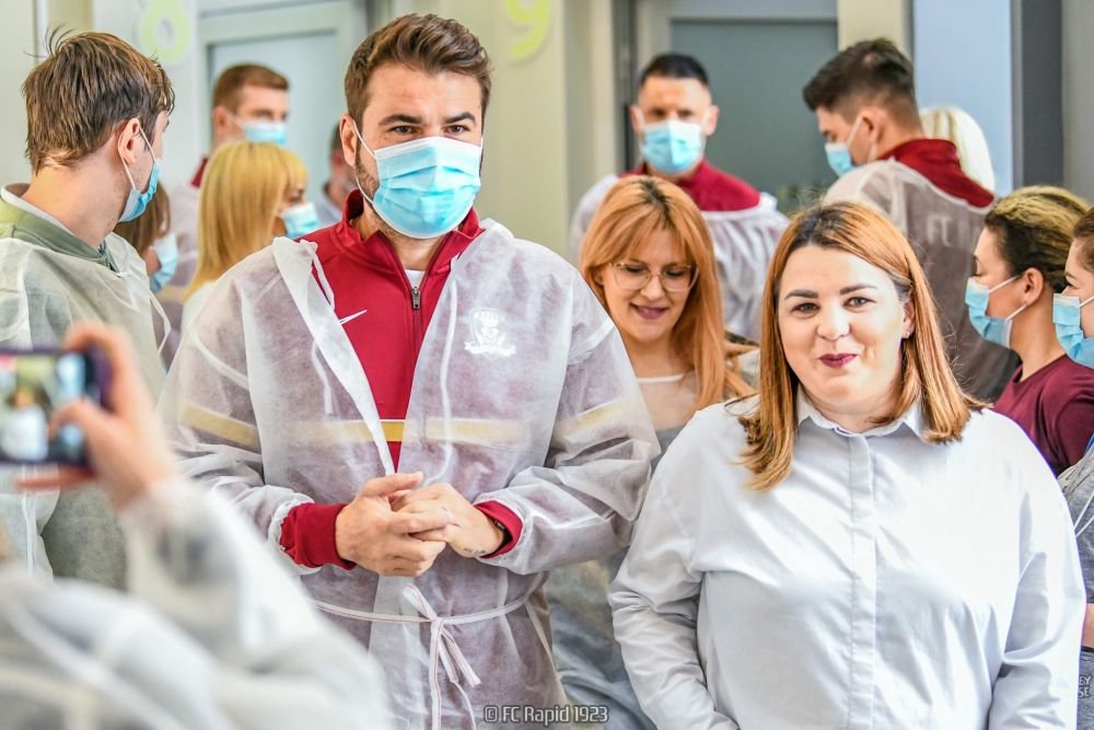 Actele de caritate primează la Rapid! Mutu, Săpunaru și Grigore, gest nobil pentru copiii de la Spitalul Județean din Arad_17