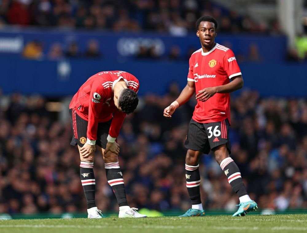 Manchester United a pierdut cu Everton și 'cade' de pe locurile de cupe europene! O singură victorie în șapte meciuri pentru „diavoli”! Ronaldo, cu piciorul însângerat la final _9