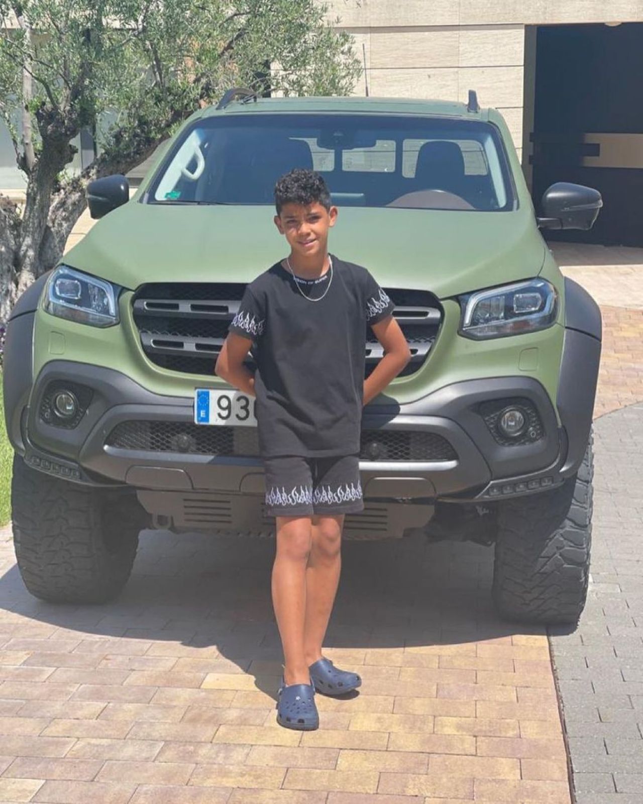 Fotografia cu care fiul lui Cristiano Ronaldo a stârnit controverse! Starul portughez a sărit imediat în apărarea lui: „Poartă ce vrea el” _2