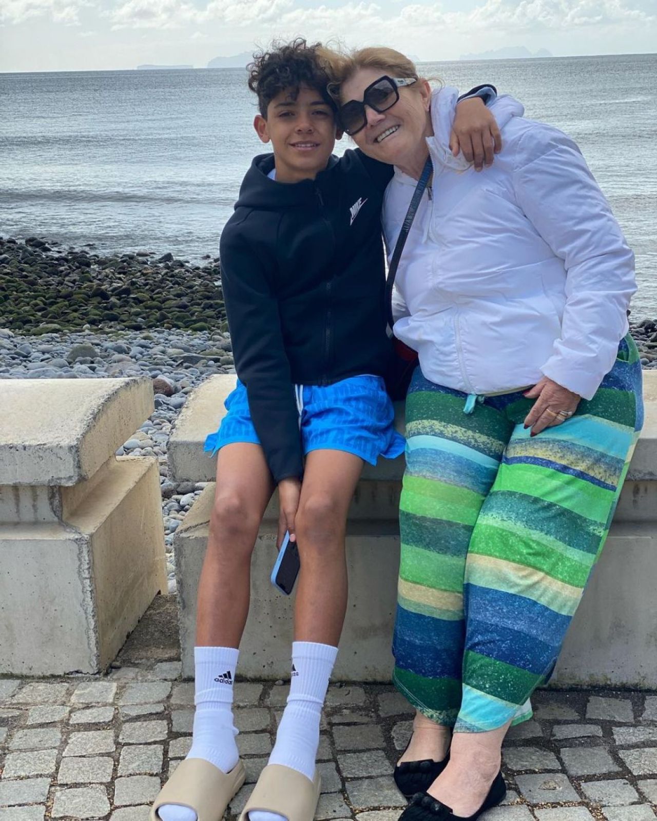 Fotografia cu care fiul lui Cristiano Ronaldo a stârnit controverse! Starul portughez a sărit imediat în apărarea lui: „Poartă ce vrea el” _8