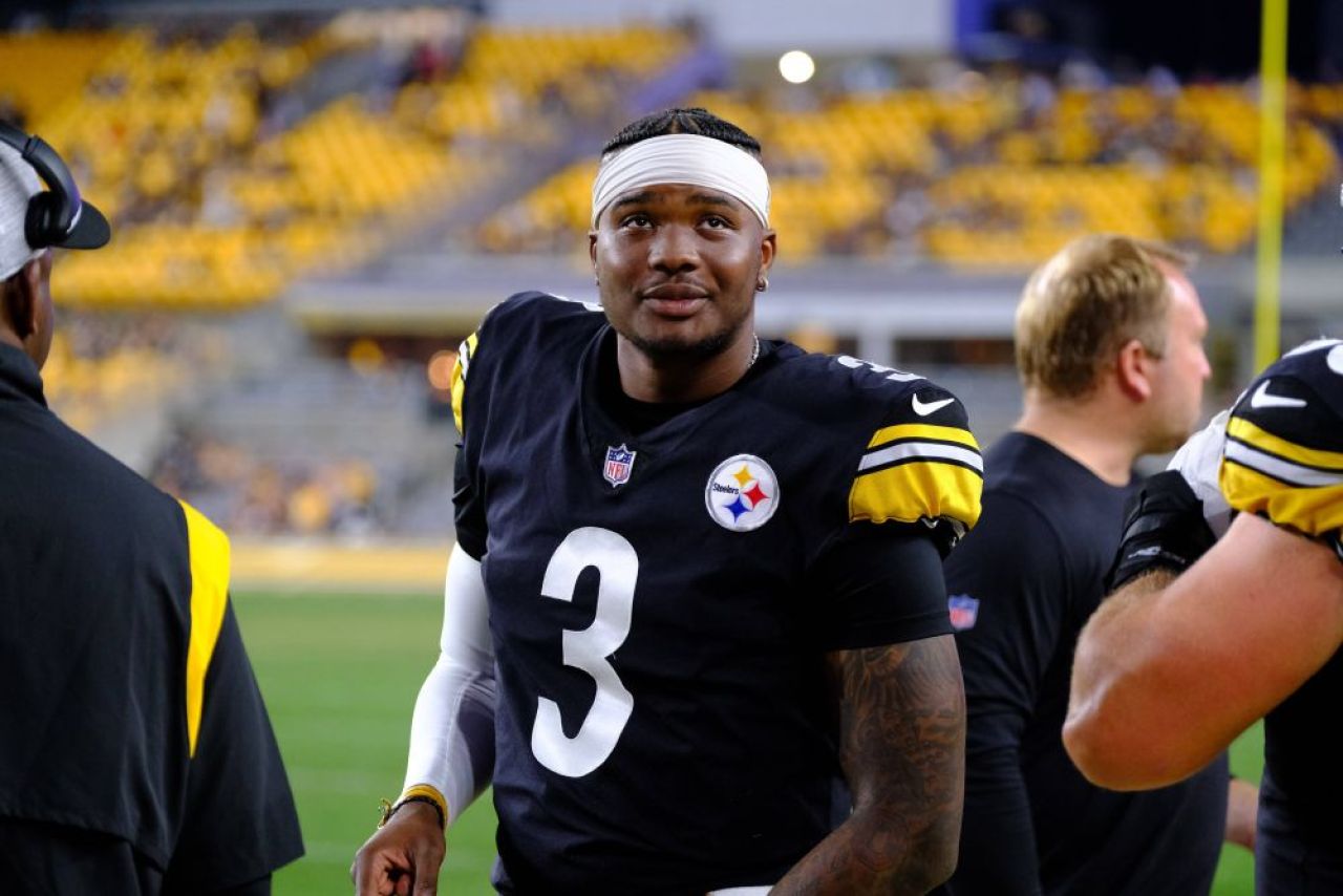Tragedie în sport! Un quarterback de doar 24 de ani din NFL a murit după ce a fost lovit de mașină _6