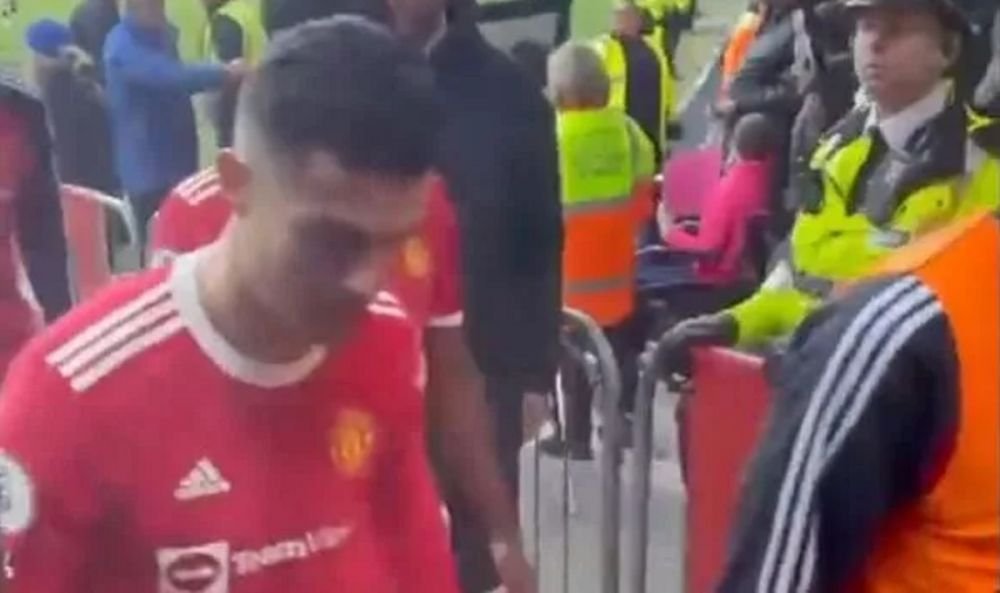 Manchester United reacționează după ce Cristiano Ronaldo a fost acuzat că i-a spart telefonul unui fan. Anunțul clubului_14