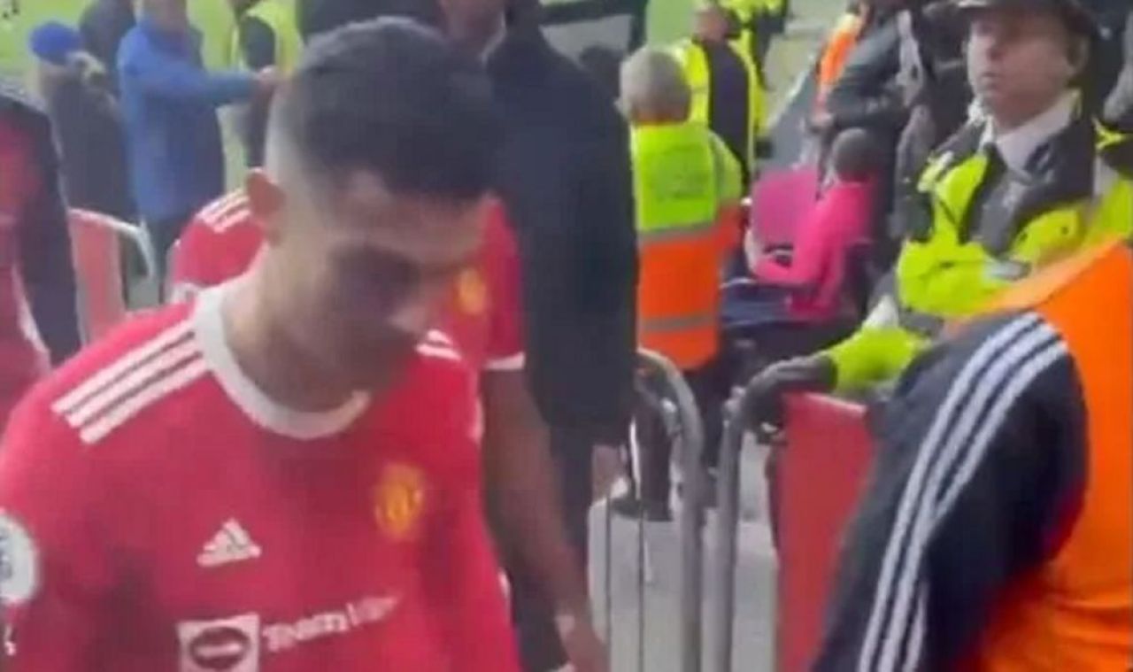 Manchester United reacționează după ce Cristiano Ronaldo a fost acuzat că i-a spart telefonul unui fan. Anunțul clubului_14