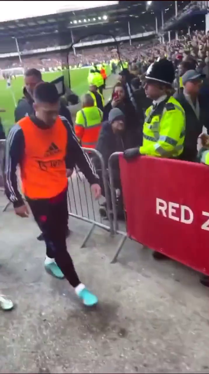 Cristiano Ronaldo recunoaște că i-a spart telefonul unui suporter! Ce îi propune acum fanului respectiv_6