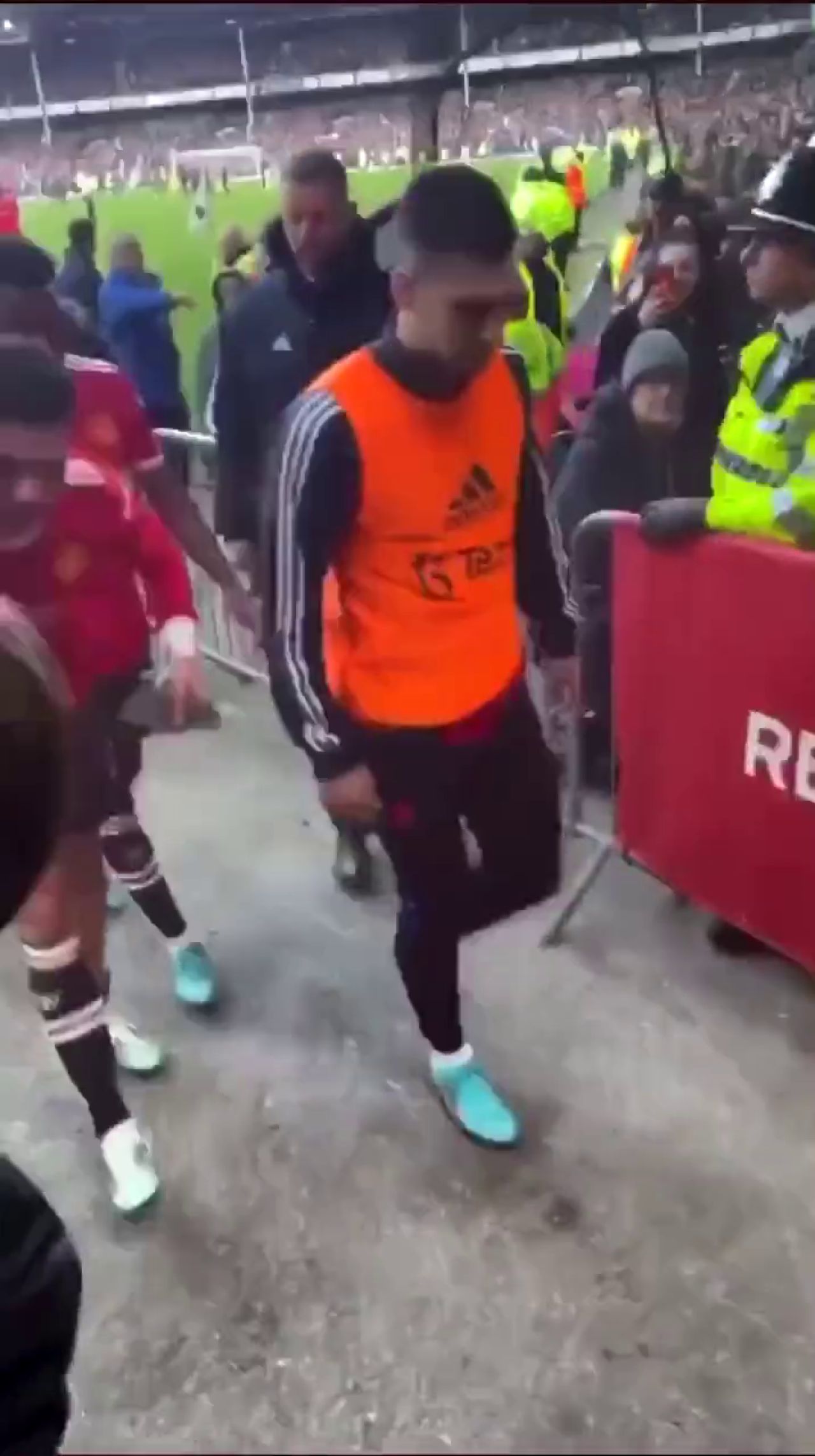 Cristiano Ronaldo recunoaște că i-a spart telefonul unui suporter! Ce îi propune acum fanului respectiv_7