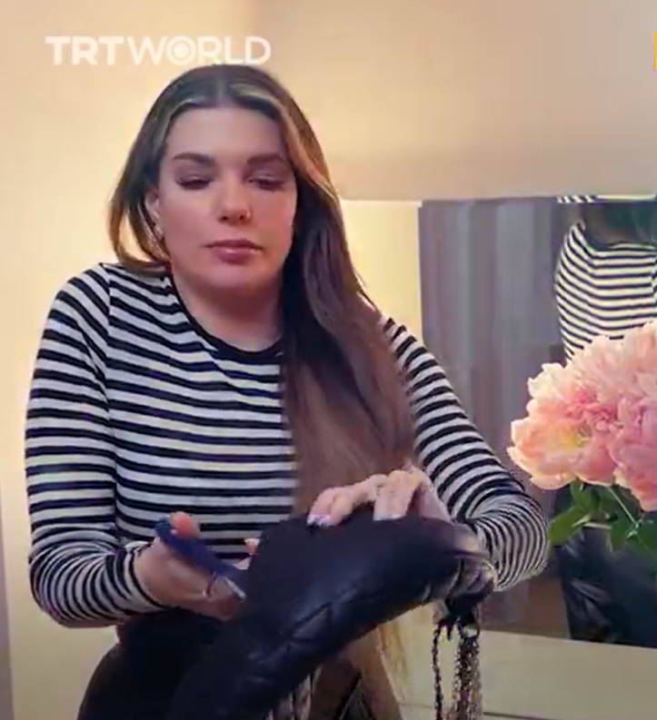 Imagini ireale! Rusoaicele milionare s-au filmat în timp ce taie genți de mii de euro în semn de protest: „Nu am nevoie de așa ceva!” _4