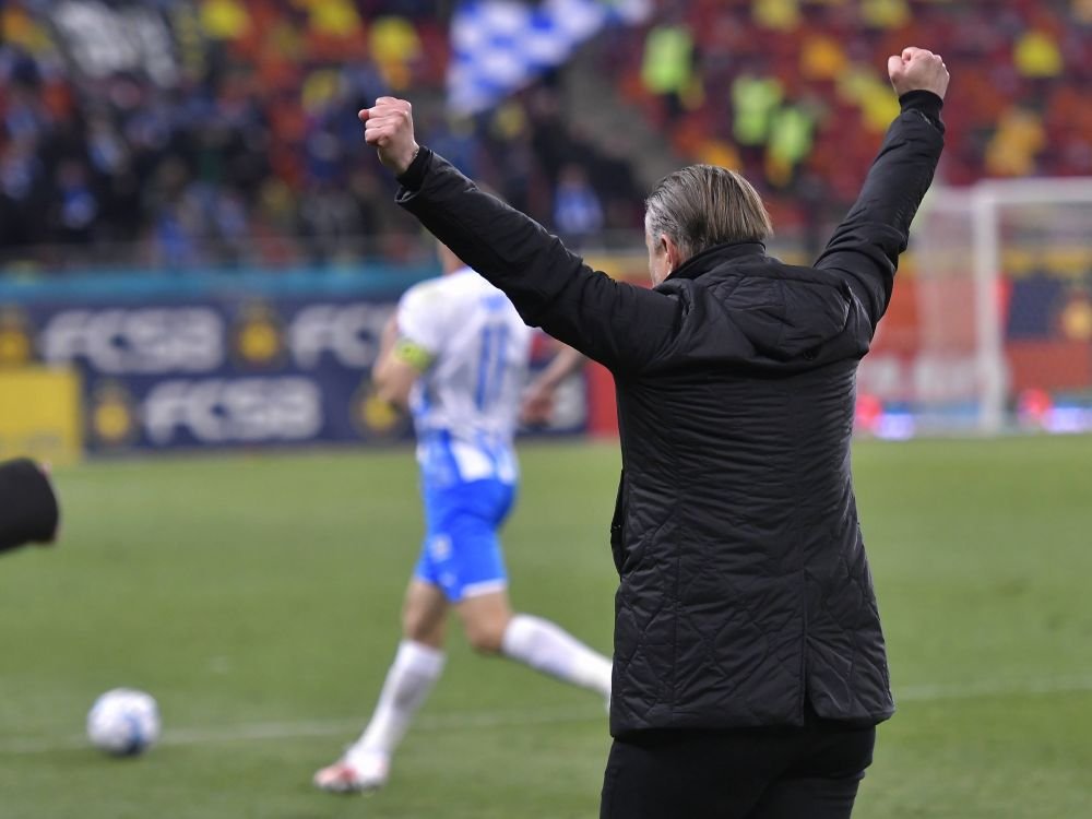 Universitatea Craiova - CFR Cluj 3-2 | Laurențiu Reghecampf, încântat după victoria din prelungiri cu CFR Cluj: „E mai frumos așa campionatul!” _5