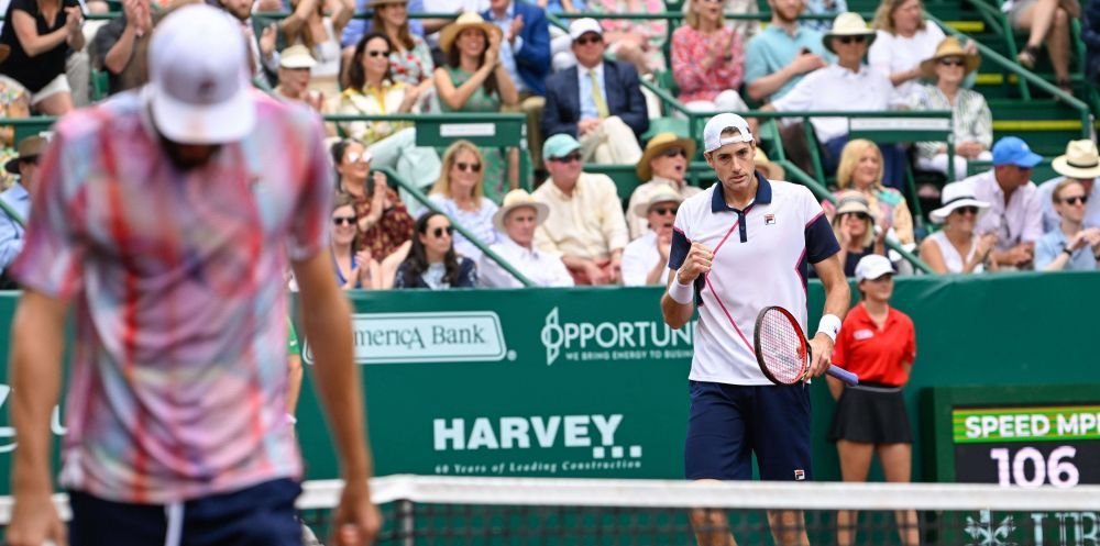 Amețitor: terenul de tenis n-a părut niciodată mai mic! Cum s-a jucat finala „celor doi Goliat” la Houston, John Isner - Reilly Opelka _6