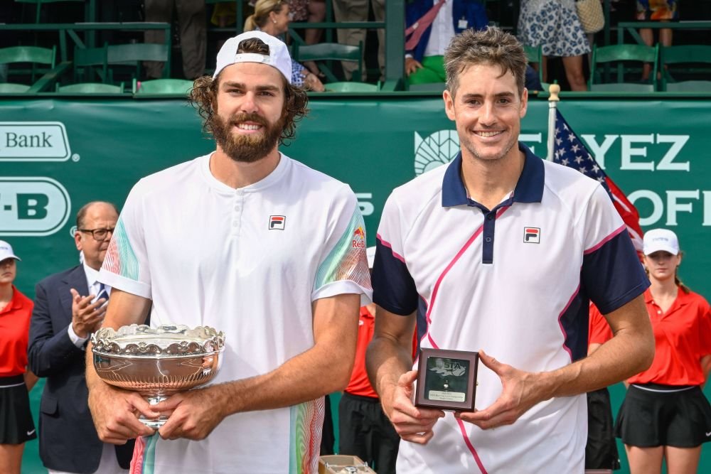 Amețitor: terenul de tenis n-a părut niciodată mai mic! Cum s-a jucat finala „celor doi Goliat” la Houston, John Isner - Reilly Opelka _10