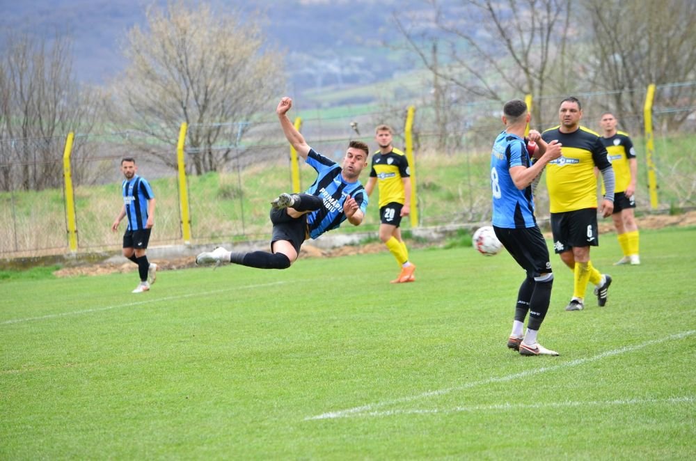 La 48 de ani, Ionel Ganea a înscris pentru noua sa echipă! Adversarii l-au și lăudat, dar i-au trimis și o săgeată ironică_3