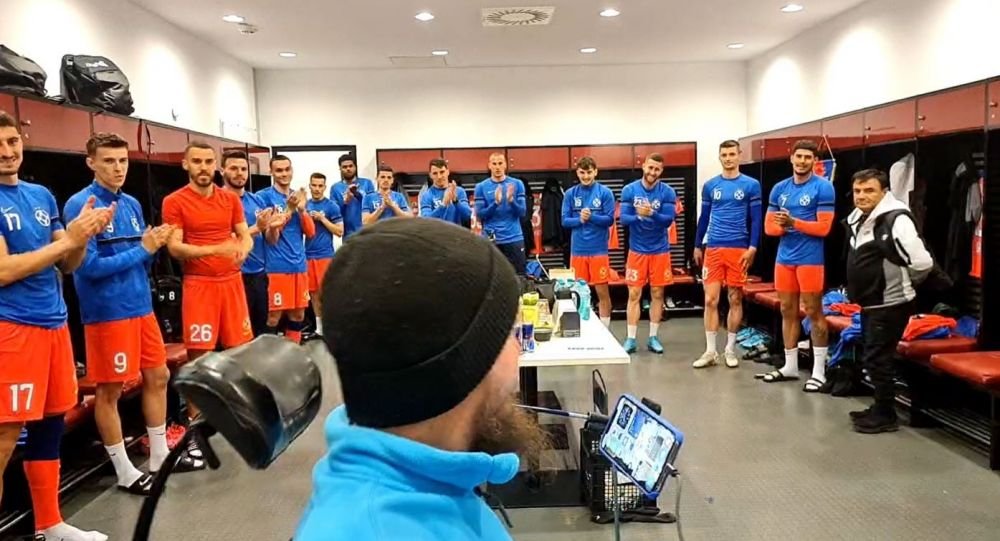 Mihai Neșu, pentru prima oară pe Arena Națională! A mers în vestiarul FCSB și a fost aplaudat de toți jucătorii: „Nu am mai fost niciodată aici!”_4