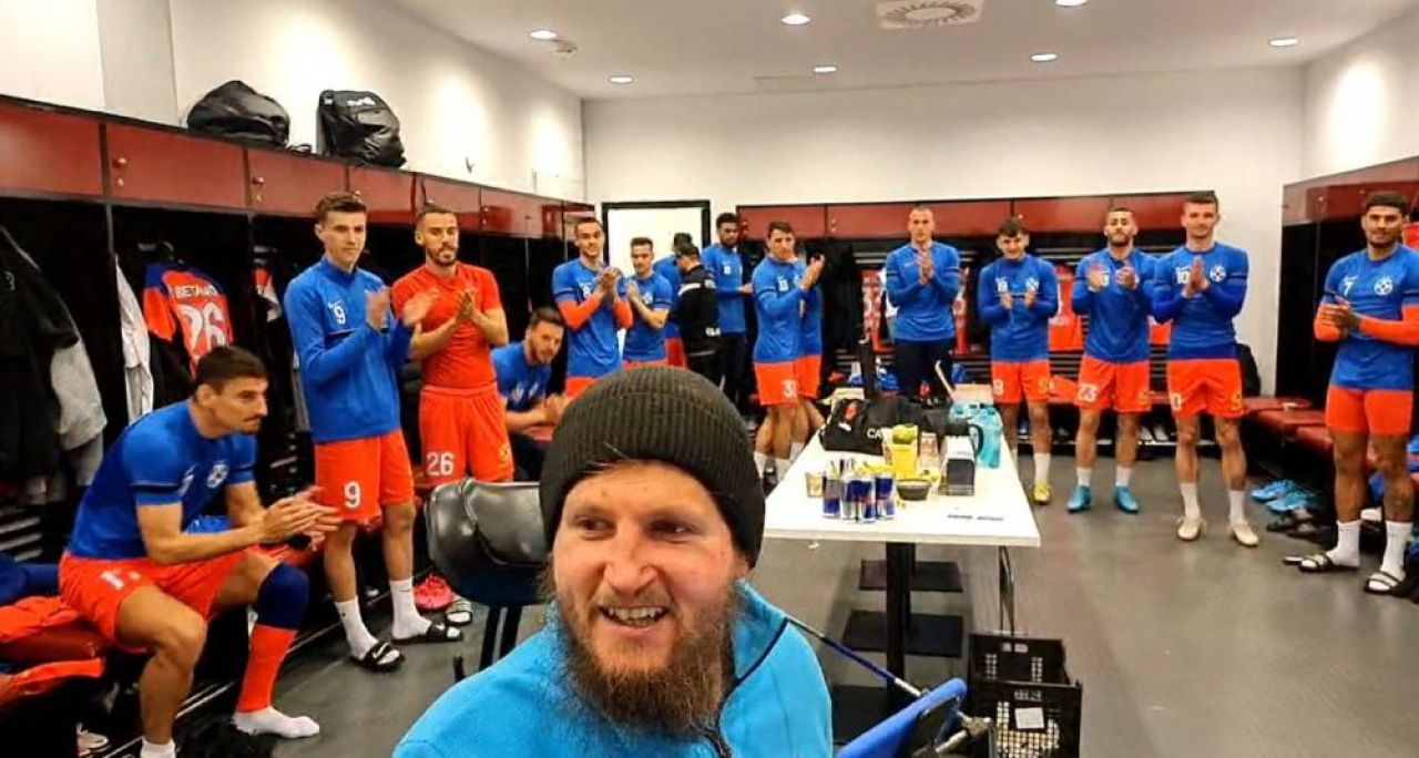 Mihai Neșu, pentru prima oară pe Arena Națională! A mers în vestiarul FCSB și a fost aplaudat de toți jucătorii: „Nu am mai fost niciodată aici!”_11