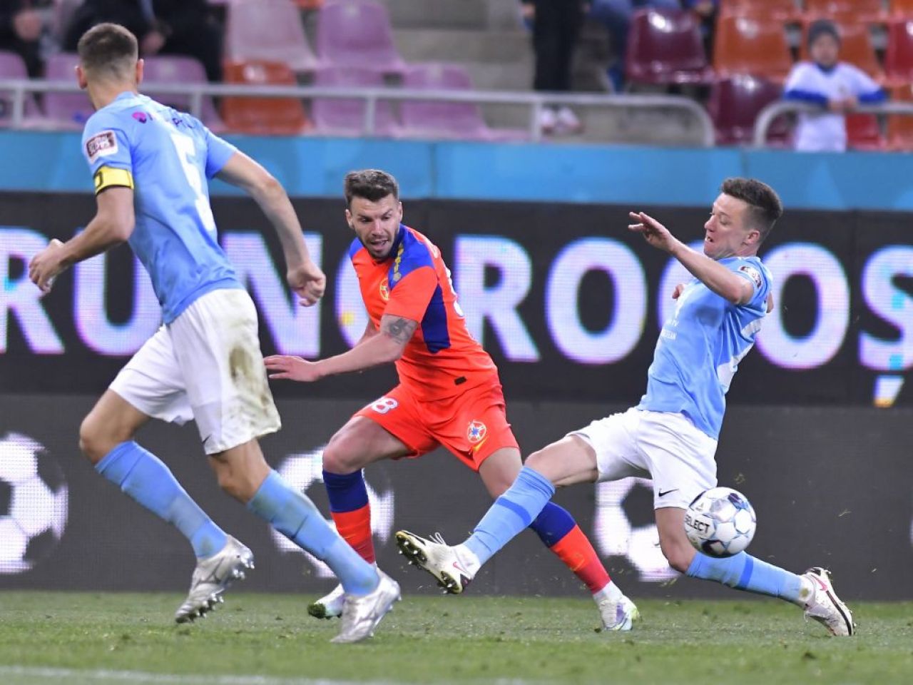 FCSB - FC Voluntari 4-0 | „De când sunt la echipă nu am primit 4 goluri într-un meci!” Liviu Ciobotariu, la pământ după înfrângerea usturătoare cu FCSB_6