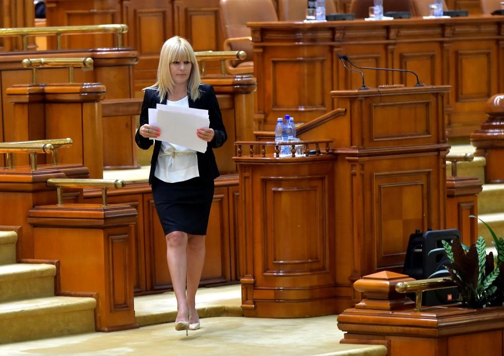 Iubitul fotbalist al Elenei Udrea, dezlănțuit! Vorbește despre o ”execuție” și ”magistrați criminali”_4