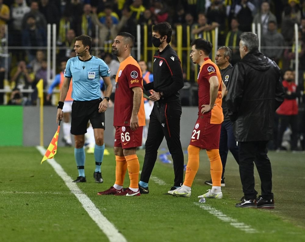 „Mă voi documenta despre problemele pe care le au!” Selecționerul Iordănescu se deplasează la Istanbul pentru a discuta cu turcii despre Moruțan _7