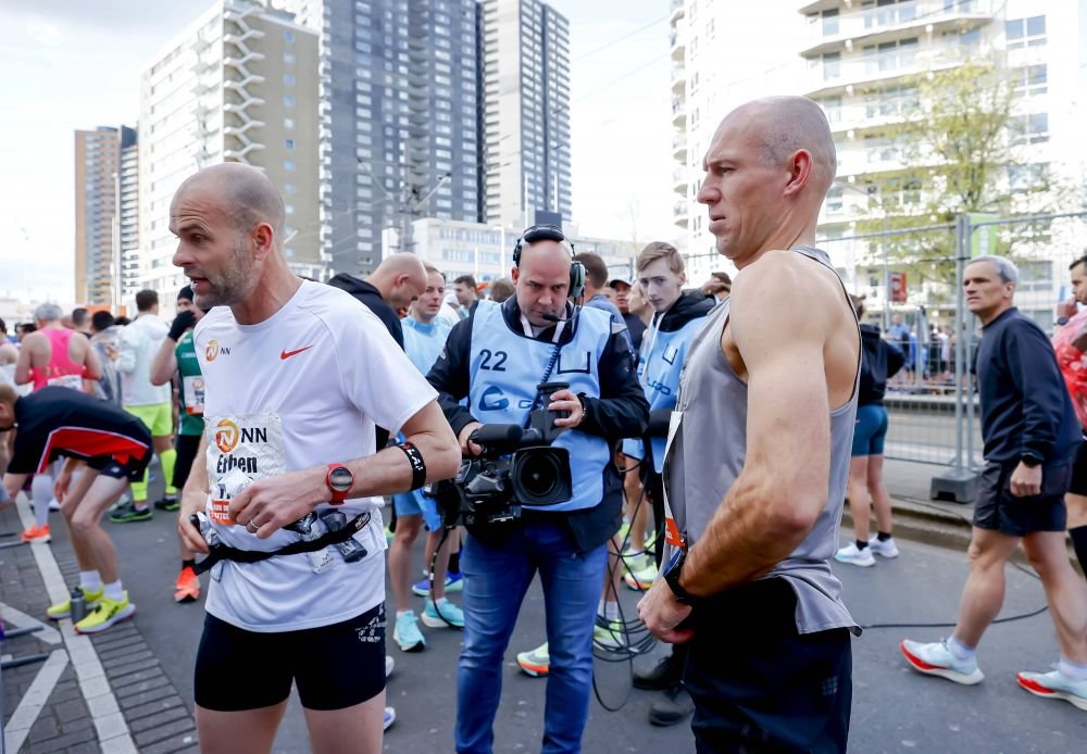 &Icirc;n formă și la 38 de ani! Robben a alergat 42 de kilometri la un maraton &icirc;n Rotterdam! Ce timp a scos