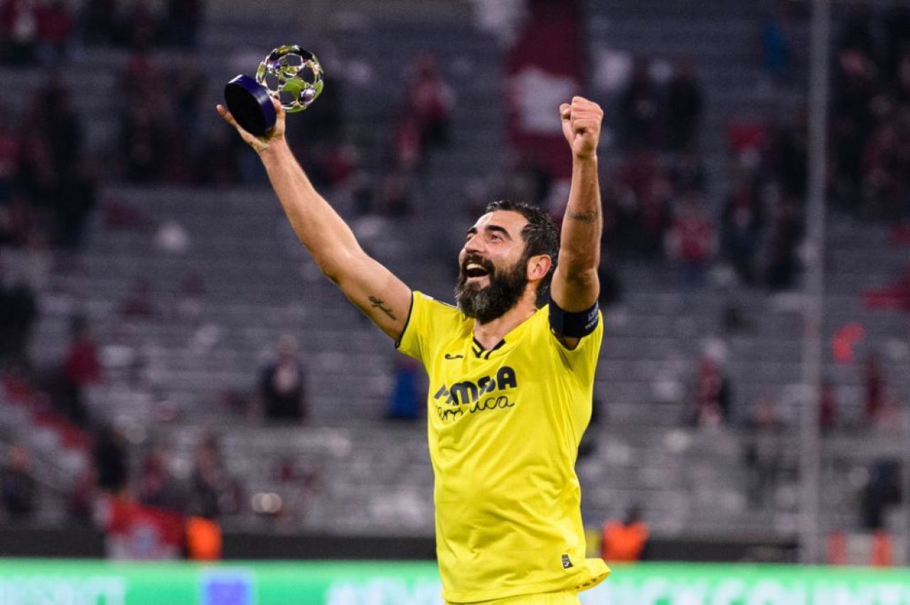 Raul Albiol, emblema lui Villareal: „Secretul este muncă și pasiune!” La 36 de ani, fundașul spaniol a primit premiul pentru jucătorul meciului_4