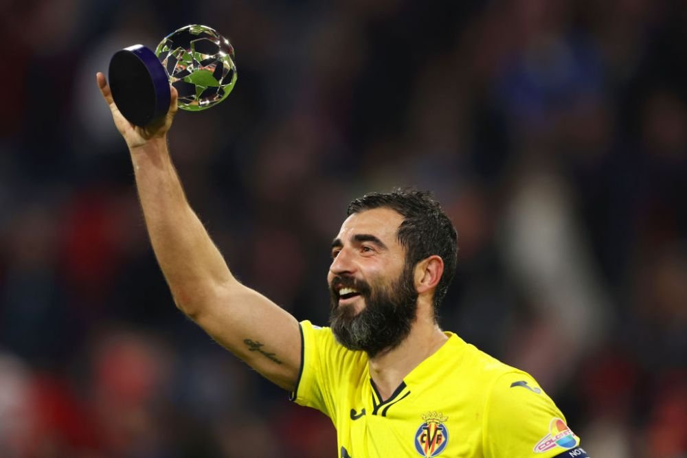 Raul Albiol, emblema lui Villareal: „Secretul este muncă și pasiune!” La 36 de ani, fundașul spaniol a primit premiul pentru jucătorul meciului_8