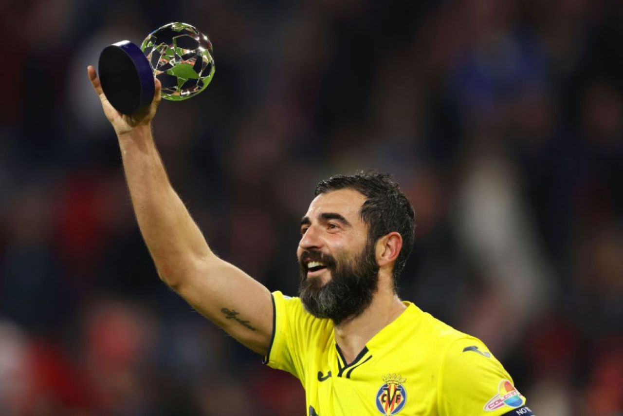 Raul Albiol, emblema lui Villareal: „Secretul este muncă și pasiune!” La 36 de ani, fundașul spaniol a primit premiul pentru jucătorul meciului_8
