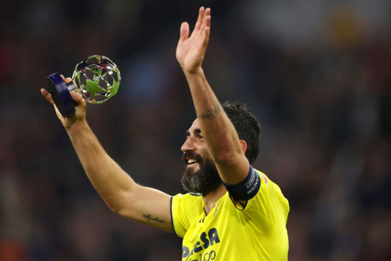 Raul Albiol, emblema lui Villareal: „Secretul este muncă și pasiune!” La 36 de ani, fundașul spaniol a primit premiul pentru jucătorul meciului_9