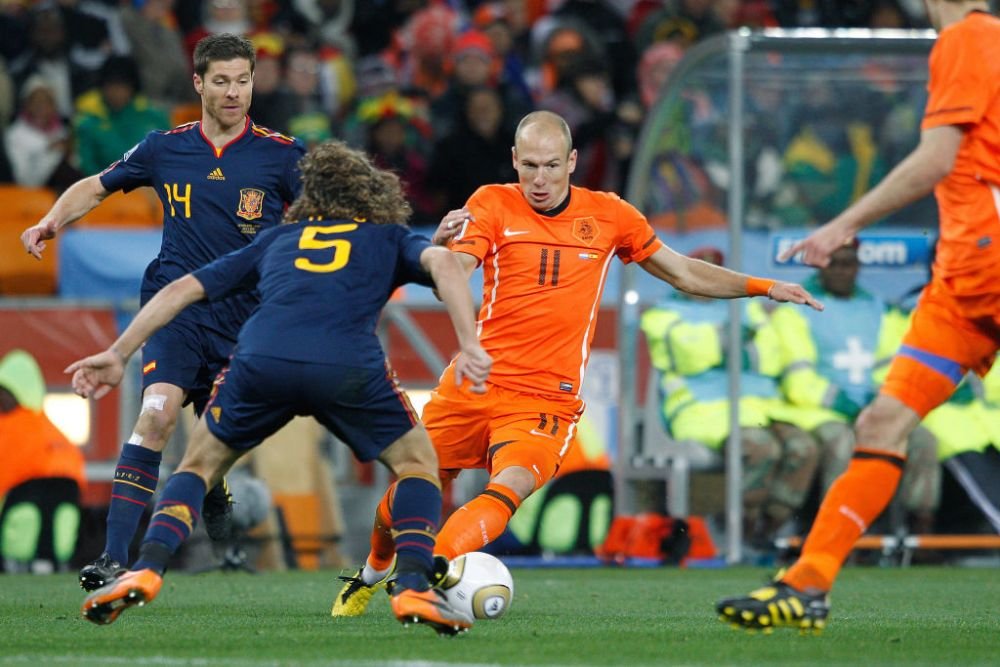 Trei dintre cele mai bune momente ale lui Carles Puyol la FC Barcelona. Legendarul fundaș împlinește 44 de ani_2